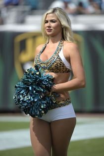 Teen Twin Cheerleaders