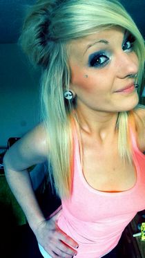 Hardcore slut Jodi sucking